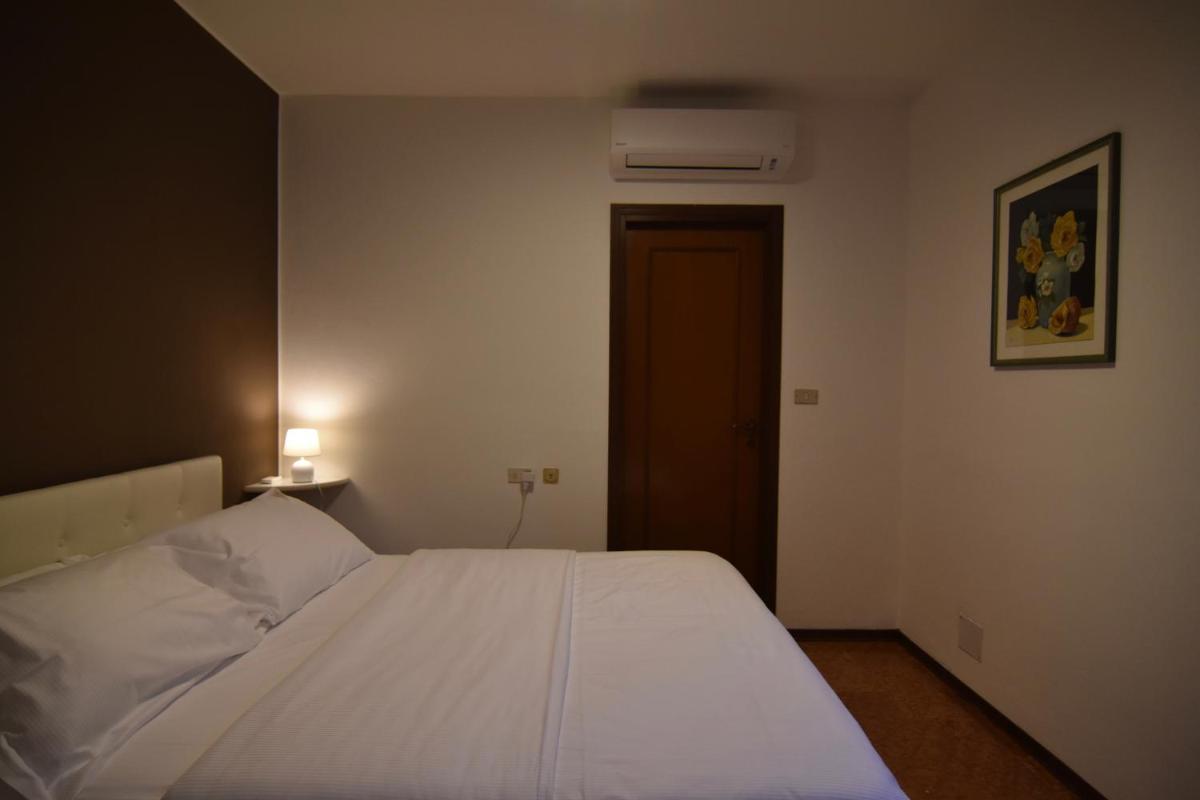 Emilia Suite - Housity