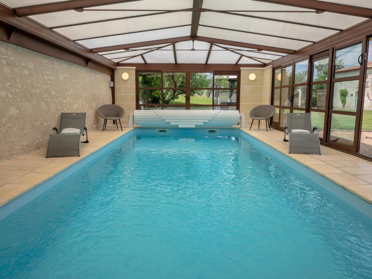 Suitetrails - Holiday Home for 10 Guests With Pool Spa and Sauna