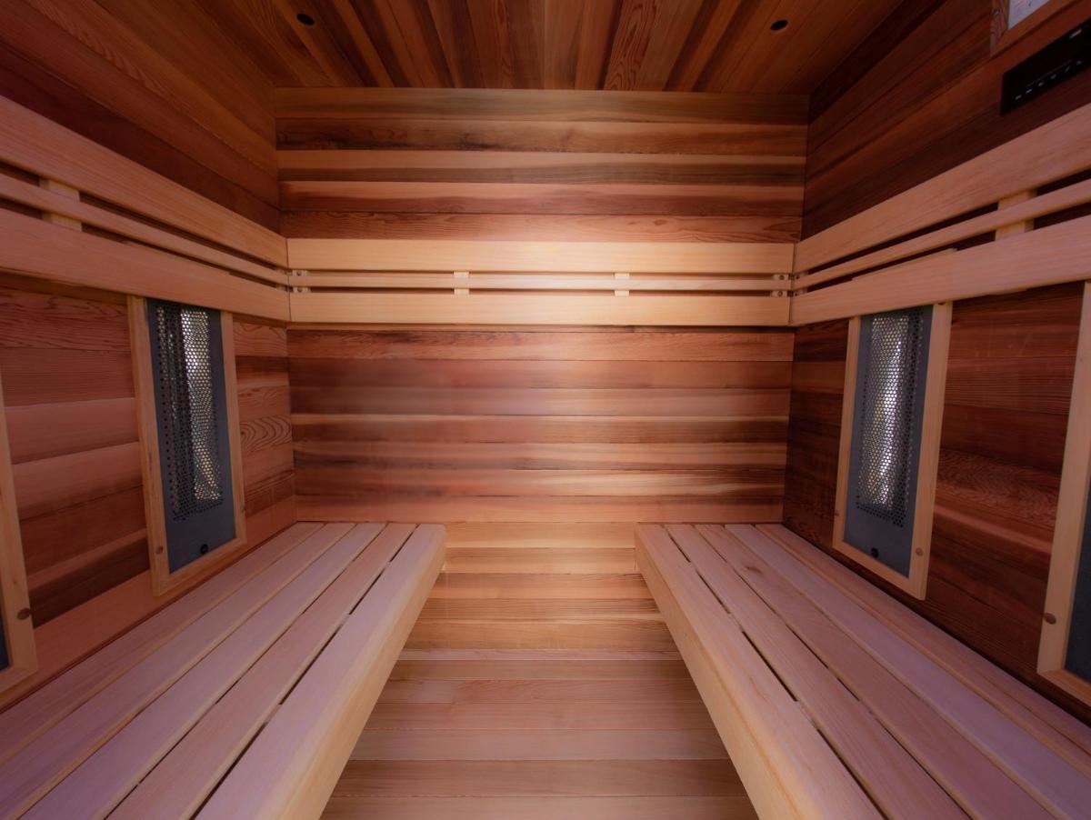 Suitetrails - Holiday Home for 10 Guests With Pool Spa and Sauna