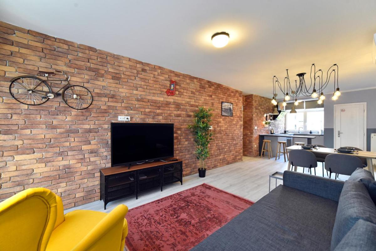 Suitetrails - Premium Apartment Stefany by Metropolis
