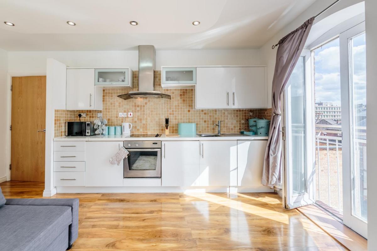 Suitetrails - Luxury Central Newcastle Apartment 23