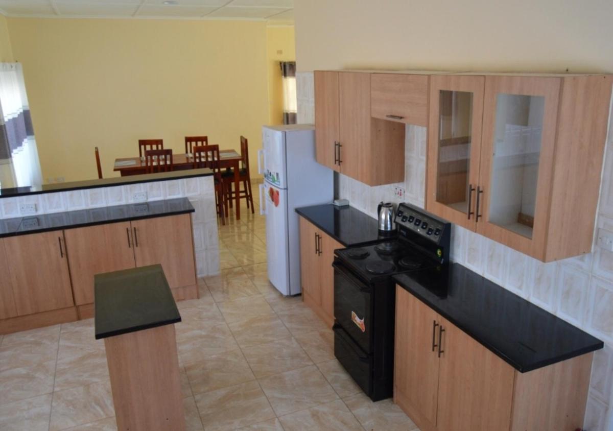 Suitetrails - Chitova’s Guesthouse