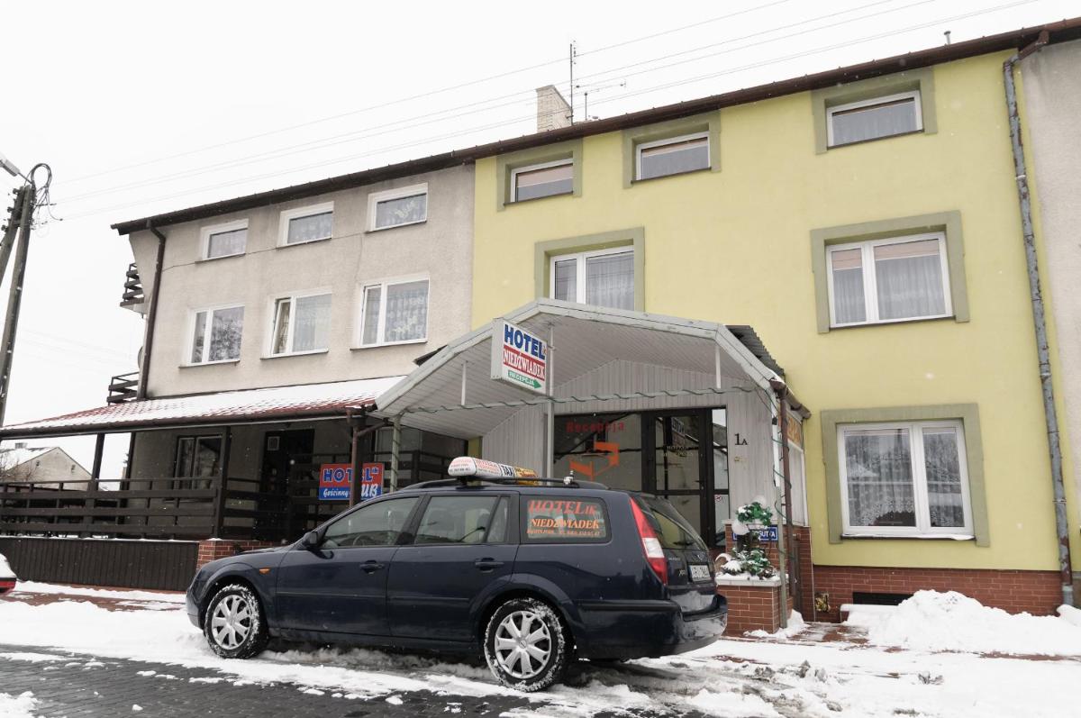 Hotelik Niedżwiadek - Housity