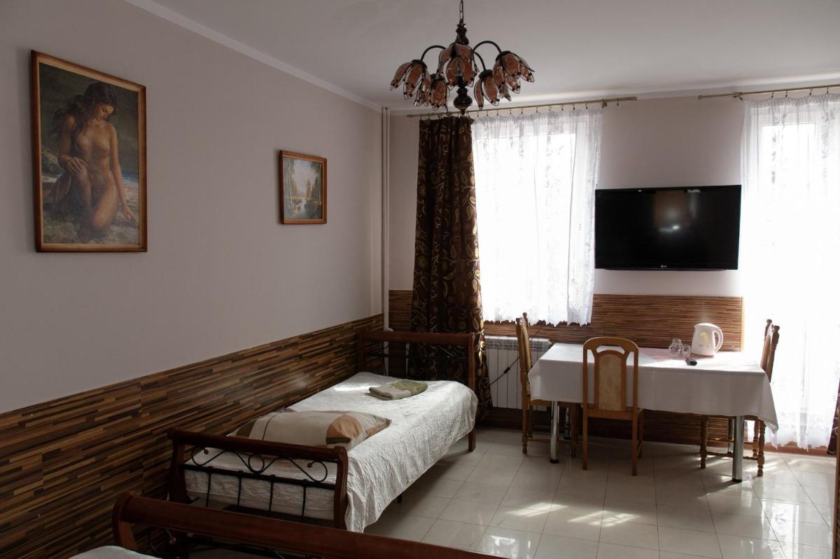 Hotelik Niedżwiadek - Housity