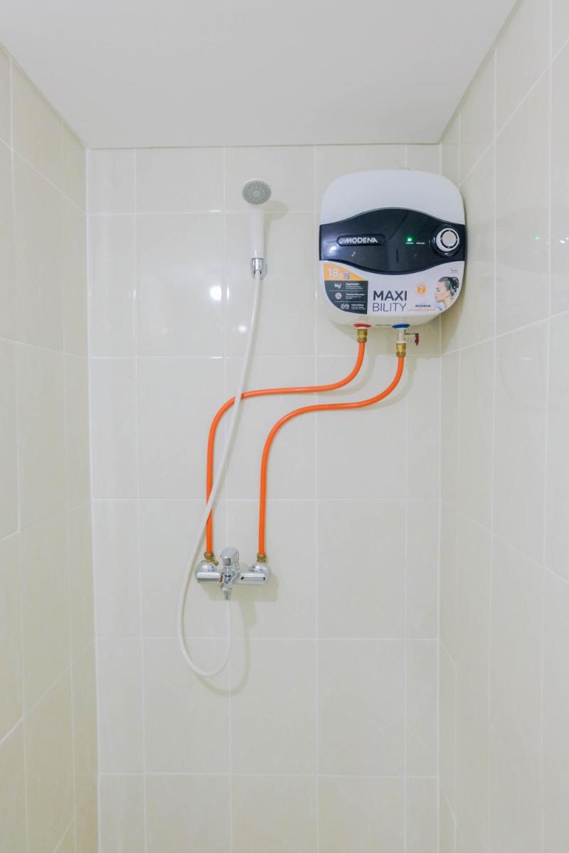 Suitetrails - Cozy Studio Room at M-Town Apartment near Summarecon Serpong Mall By Travelio