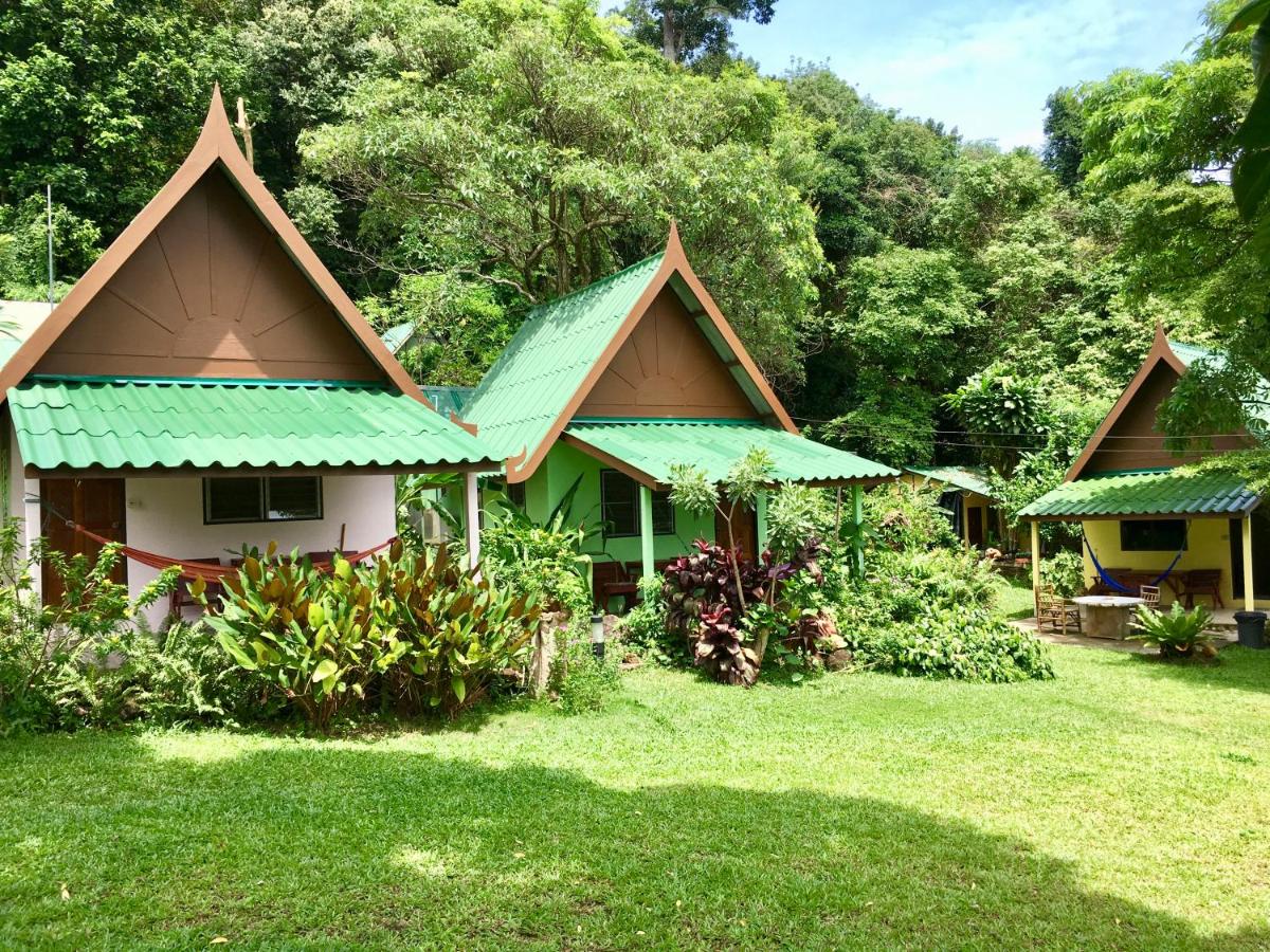 TP Hut Bungalows - Housity