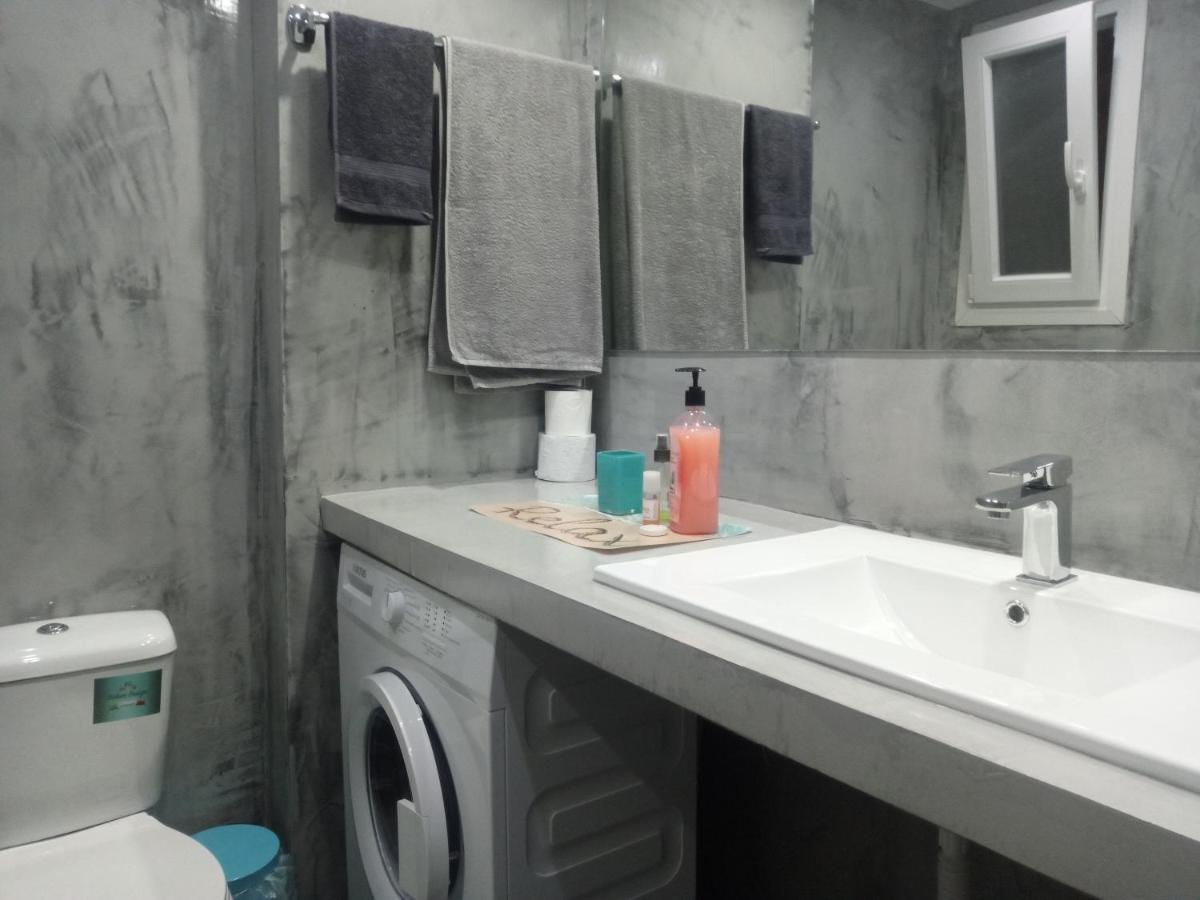 Suitetrails - New Apartment with a separate entrance near the subway.