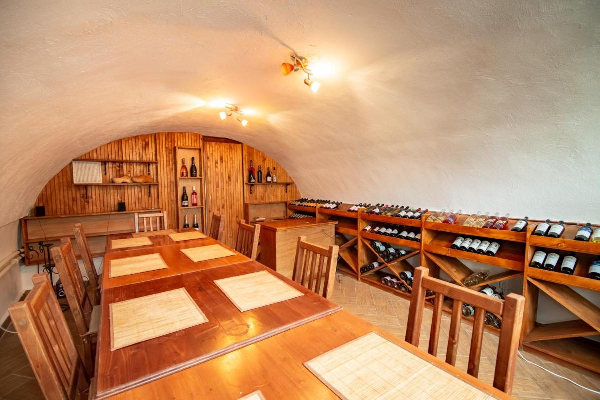 Suitetrails - Bed&Wood in Center of Oradea 1
