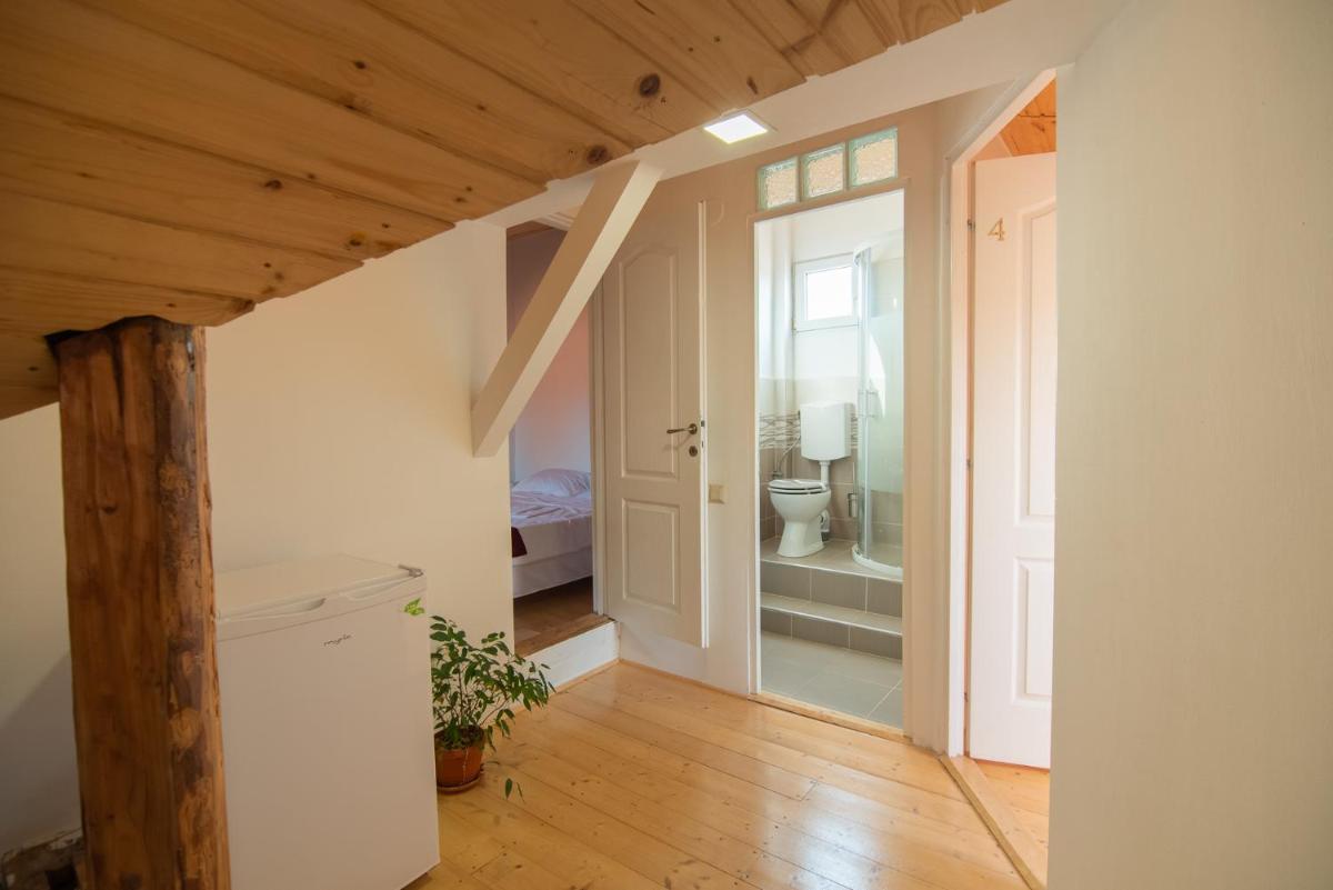 Suitetrails - Bed&Wood in Center of Oradea 1