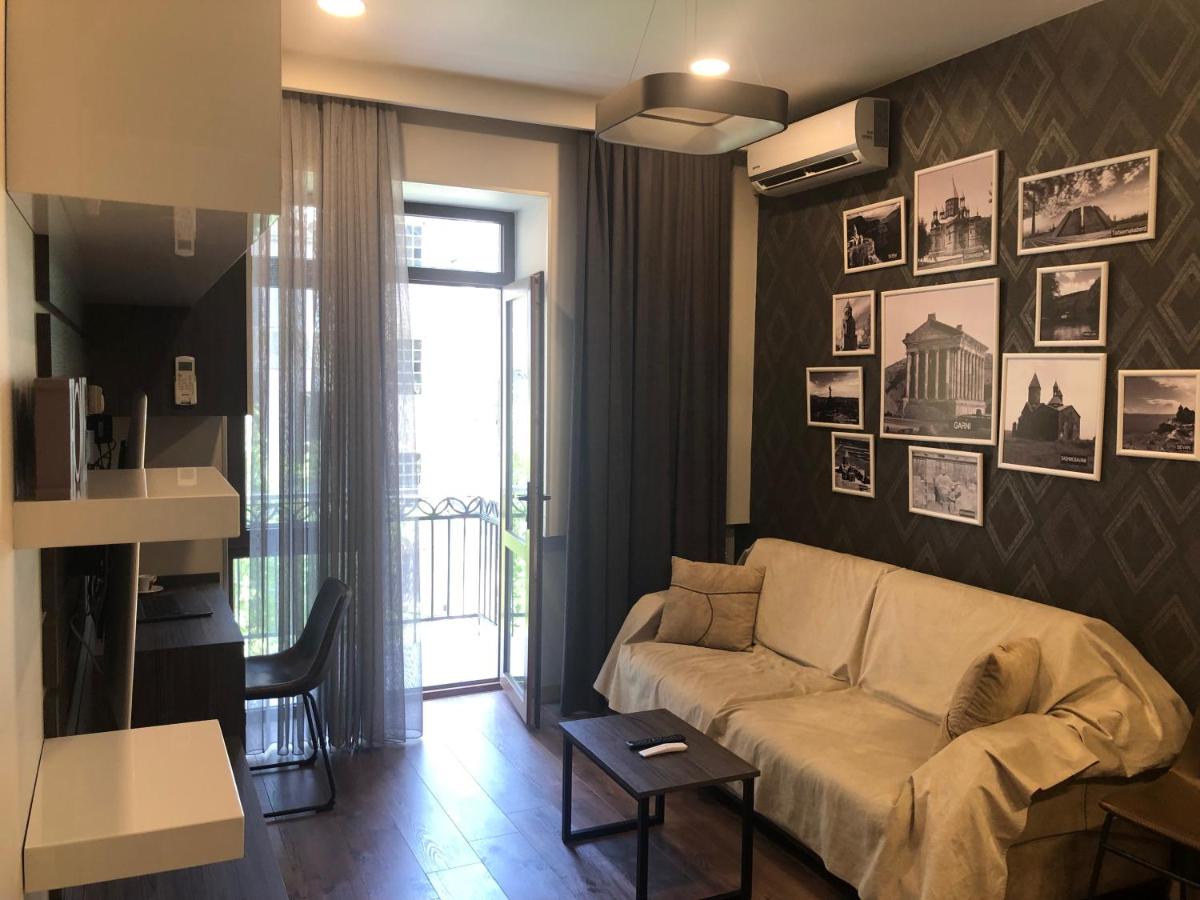 Suitetrails - Apartment on Moskovyan 31