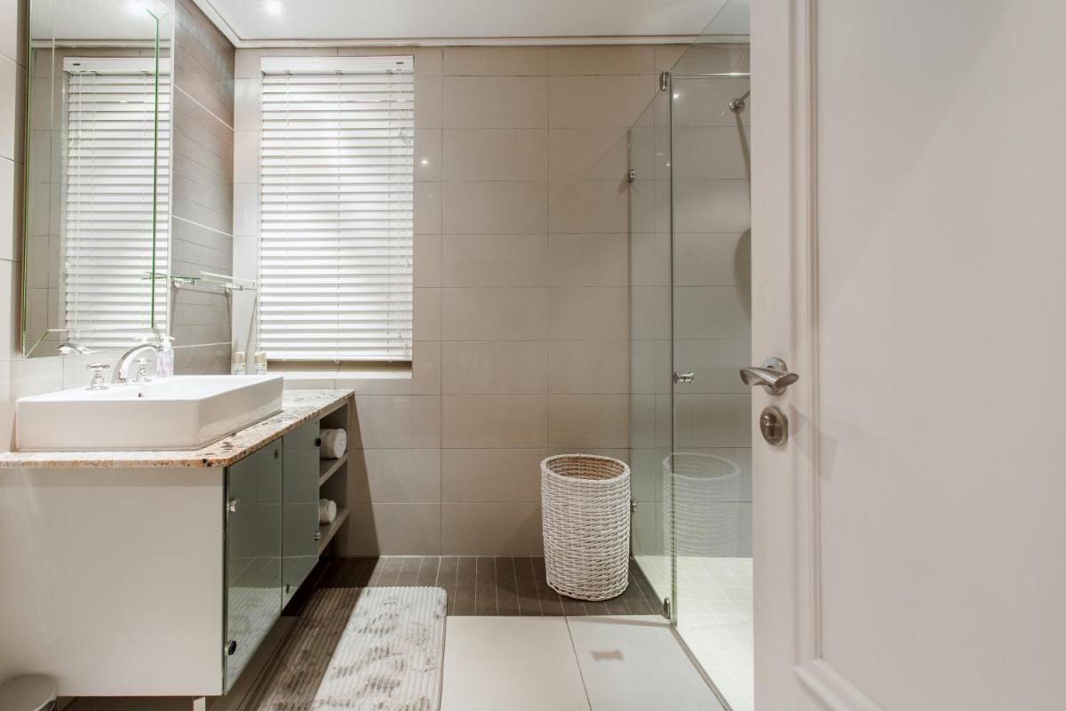 Suitetrails - Unit 414 Cape Royale Luxury Apartments