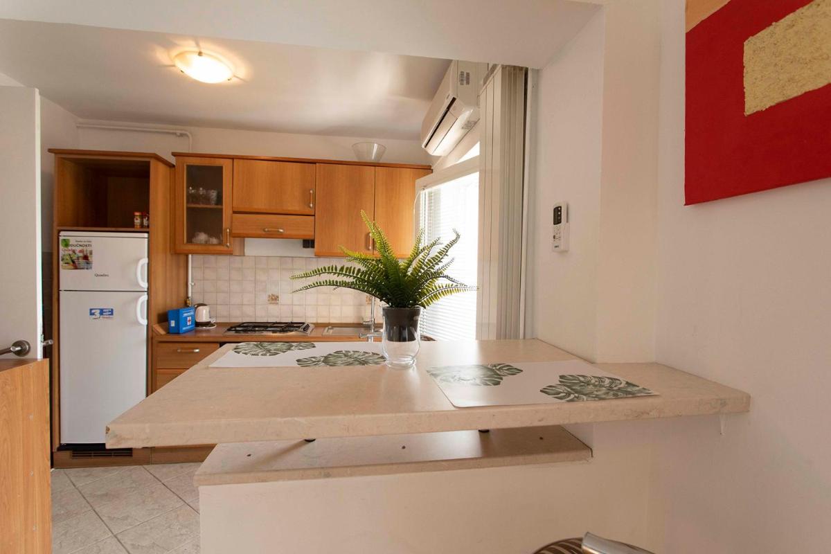 Suitetrails - Studio Apartman Natali