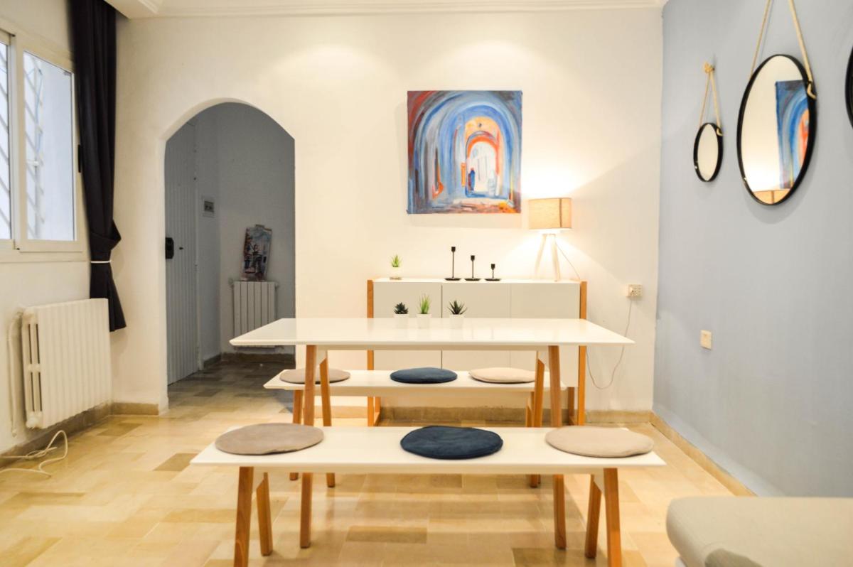 Suitetrails - Cosy apartment @ La marsa Corniche-Beach