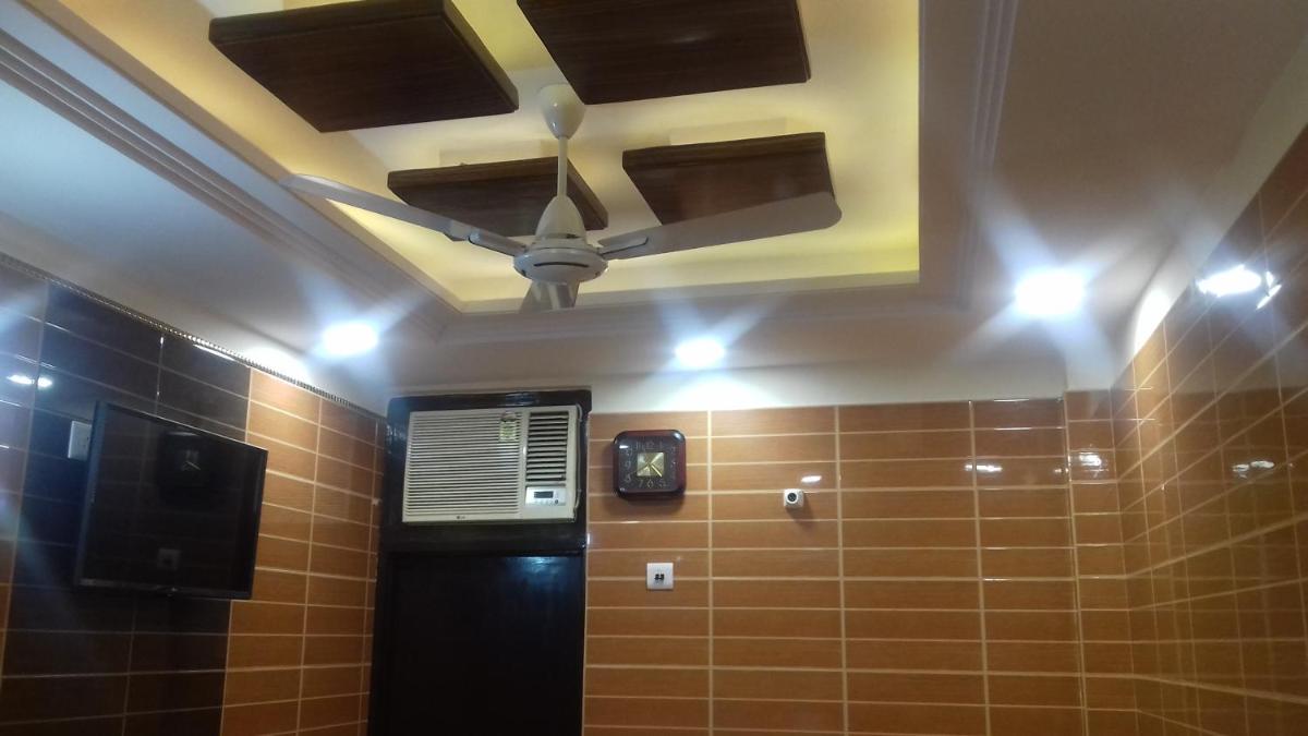 Posh S.delhi Foreigners Area, V.safe, Lajpat Ngr-2 - Housity