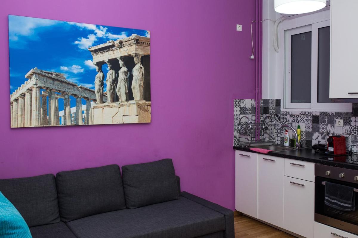 Suitetrails - Voula's Luxury Colored Apartment