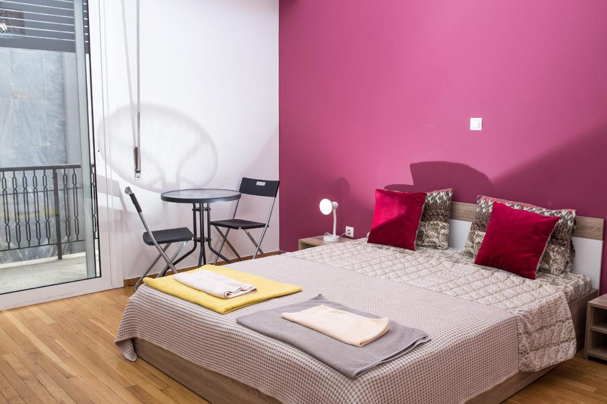 Suitetrails - Voula's Luxury Colored Apartment
