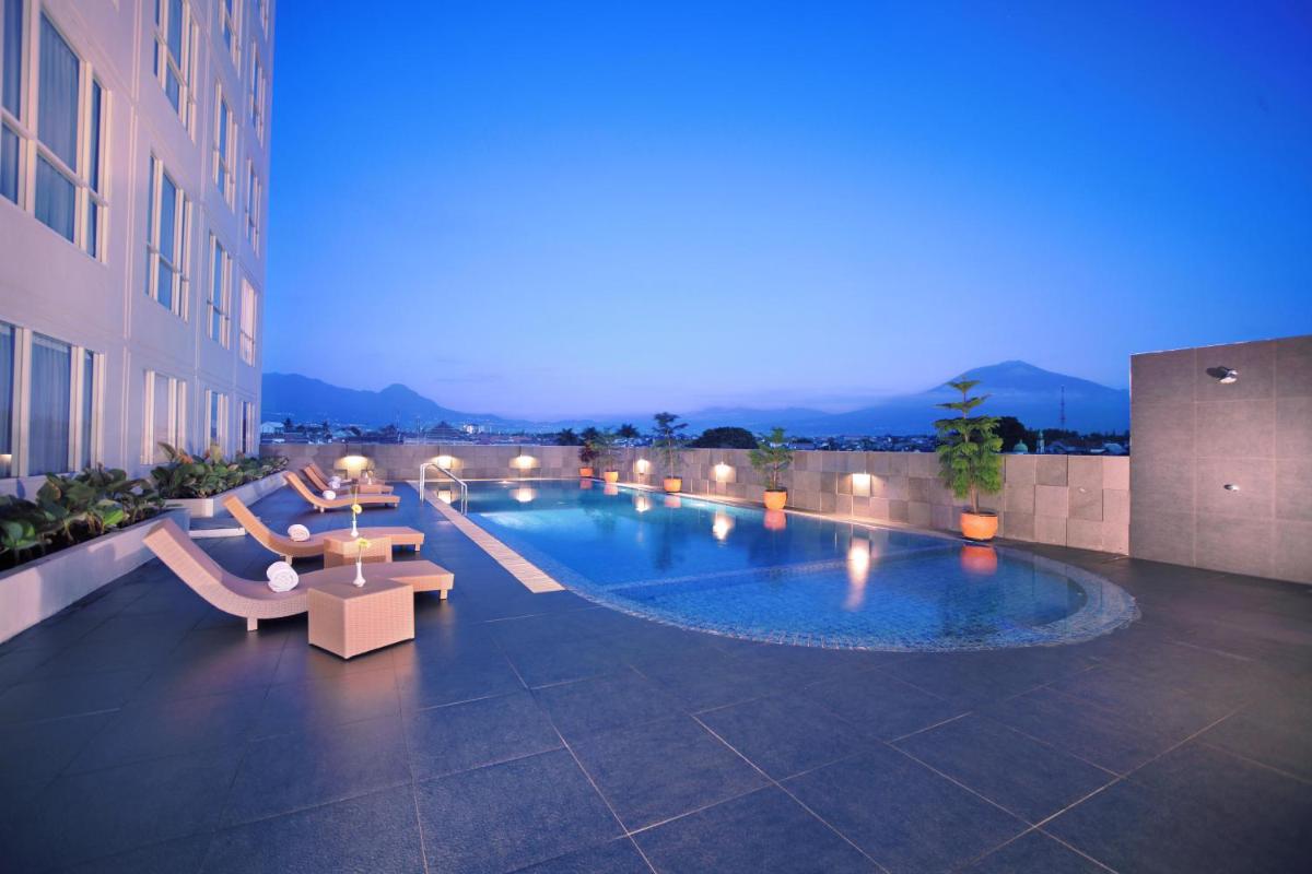 Atria Hotel Malang - Hizvo
