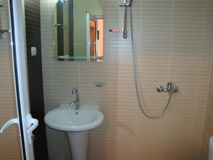 Suitetrails - Tzvetelina Palace Hotel