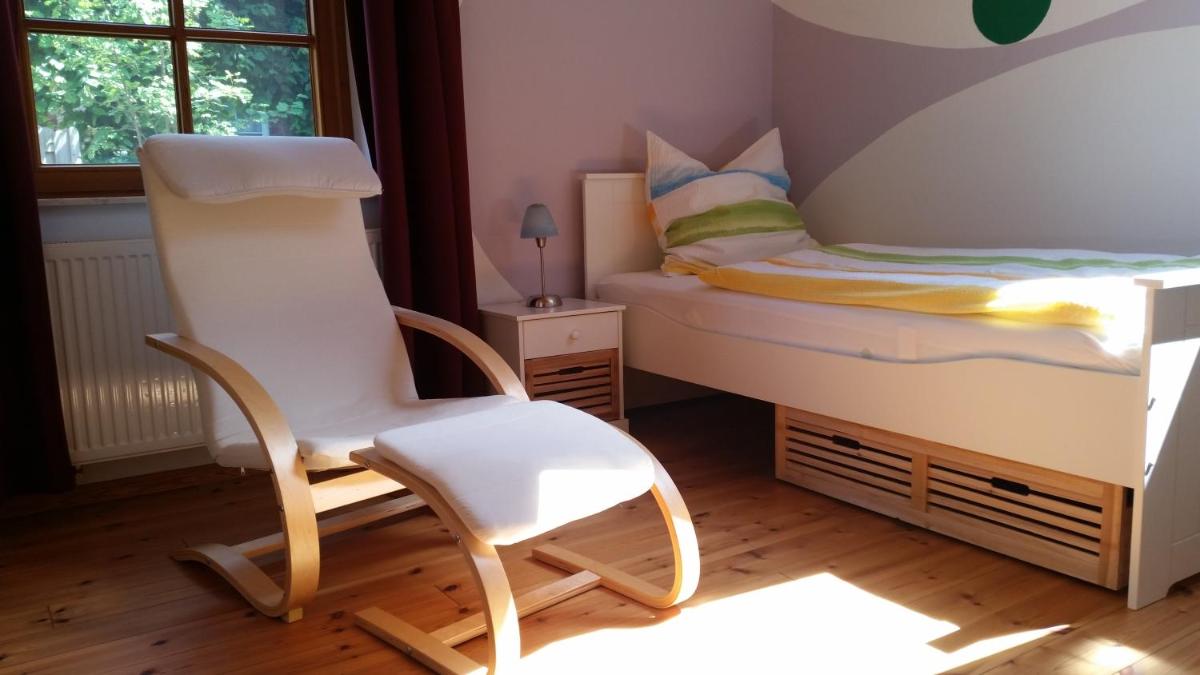 Landhaus Aballo - Ferienwohnung in grüner Oase mit Ruhe und Komfort - Housity