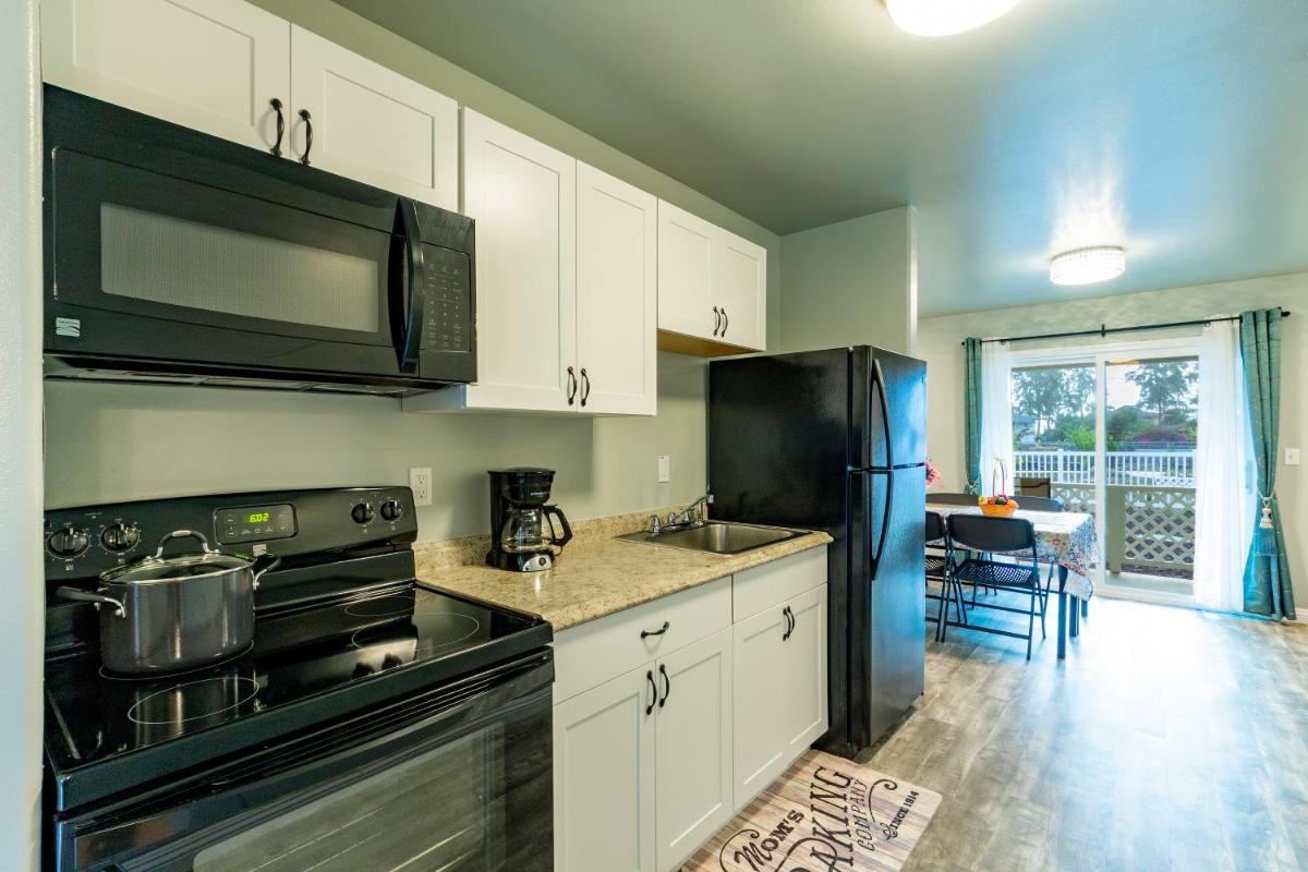 Ocean Breeze Inn - Housity