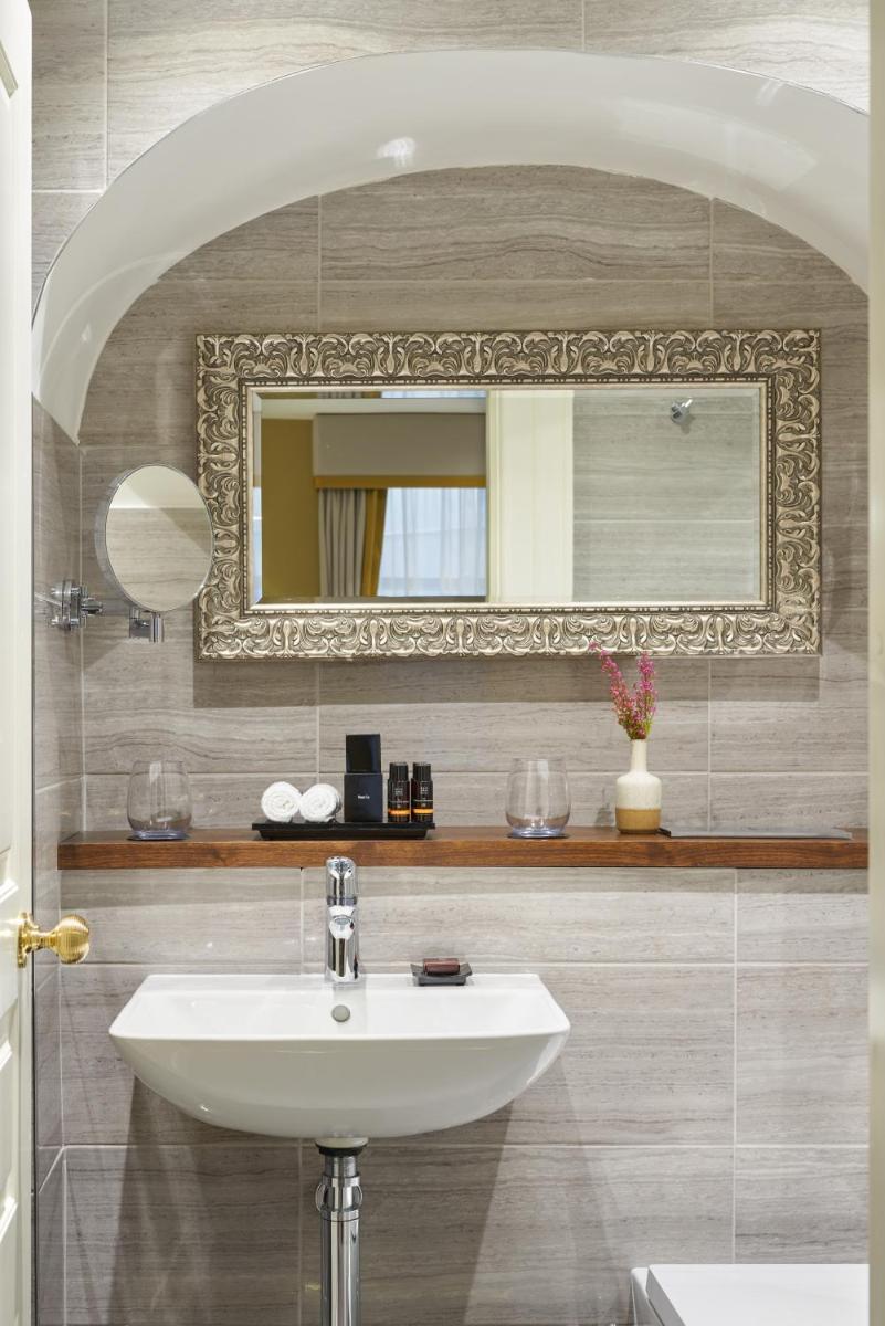 Trinity Townhouse Hotel - Housity