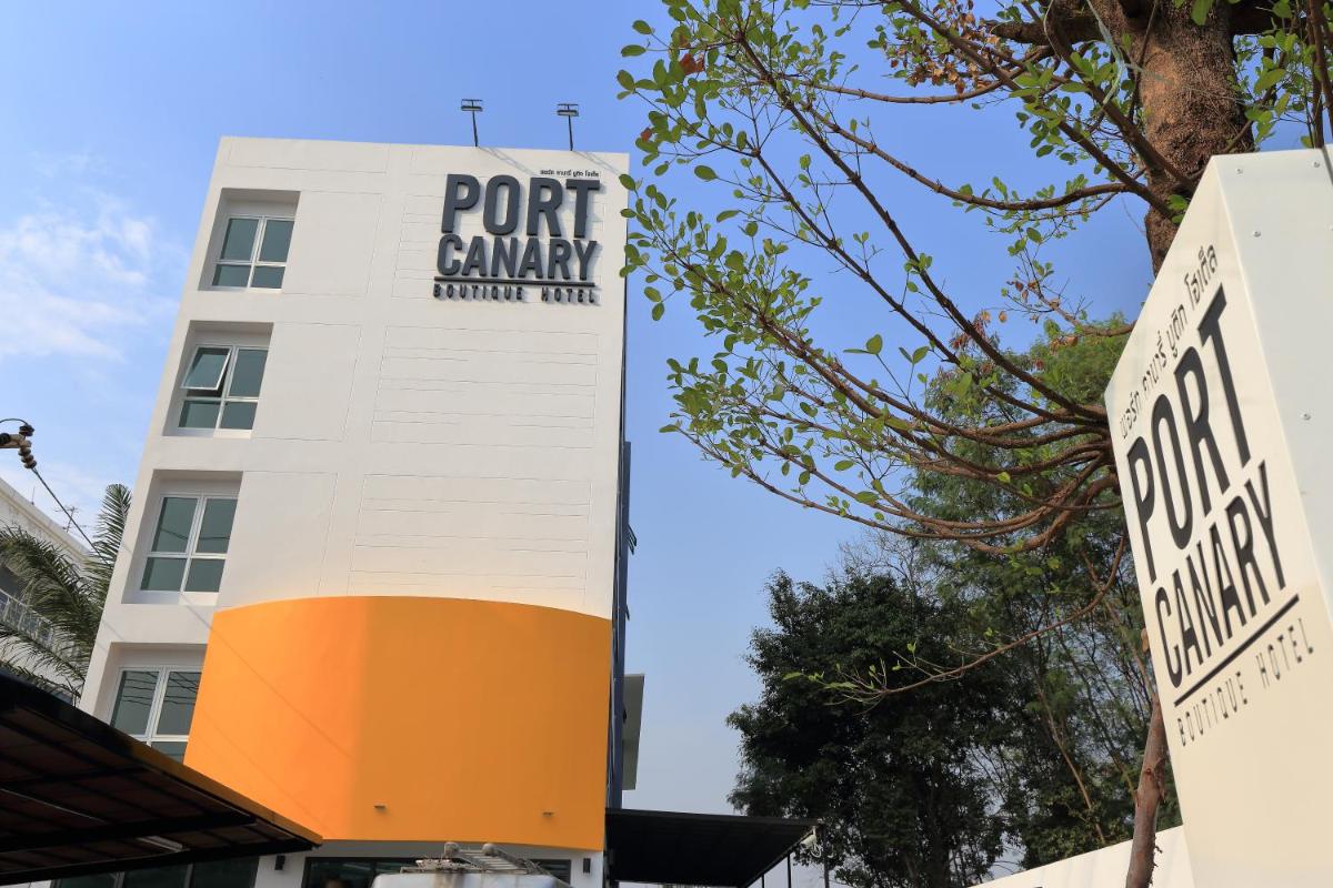 Port Canary Airport Hotel - Housity