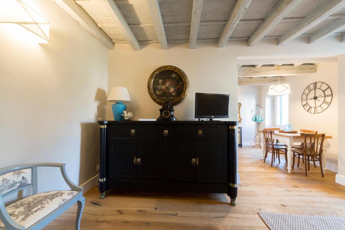 Suitetrails - Oltrarno Real Mood Florentine Apartment