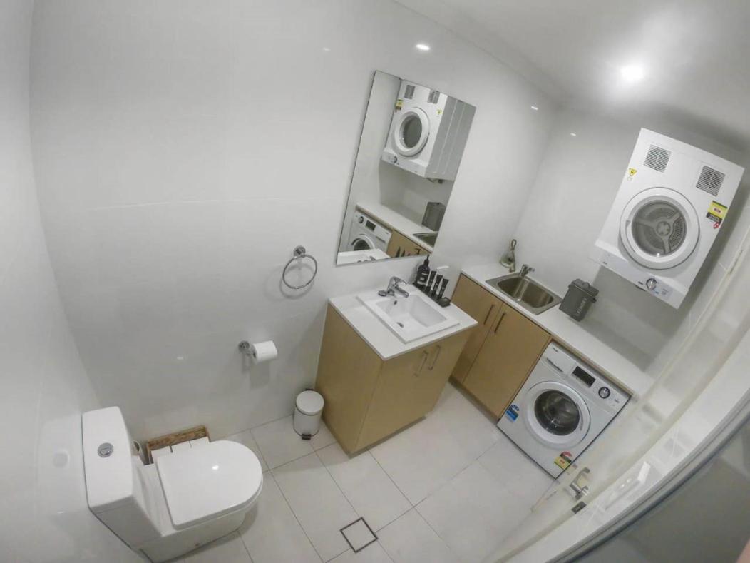 Suitetrails - 1 Bdrm Close Airport/Shops, WIFI, NETFLIX, PARKING