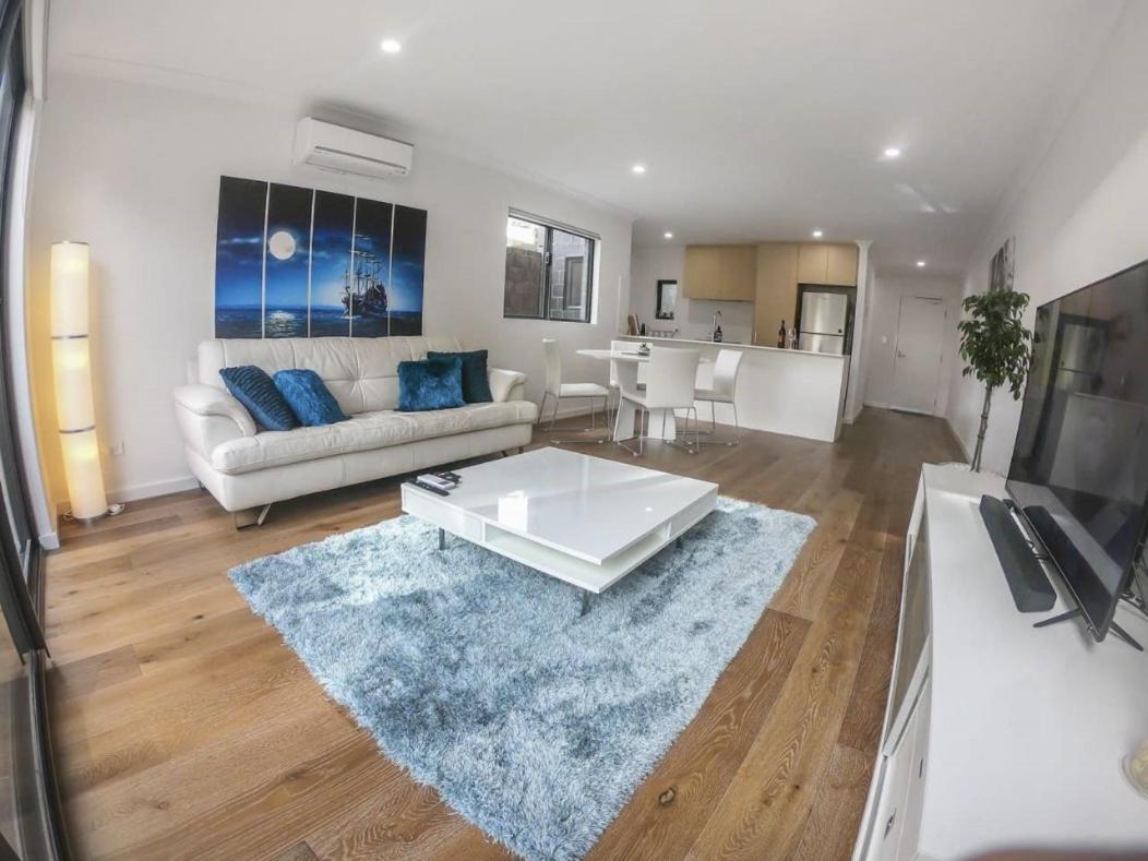 Suitetrails - 1 Bdrm Close Airport/Shops, WIFI, NETFLIX, PARKING