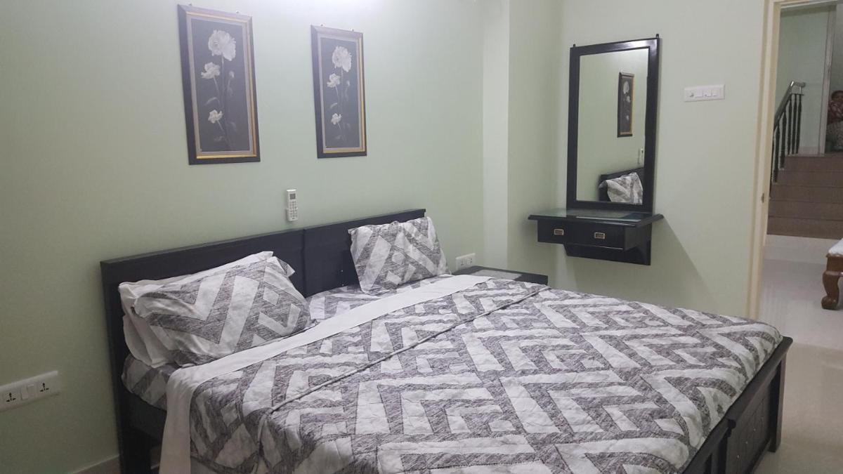 Vazeer Residency Apt 4, 3BHK Fully Furnished - Housity