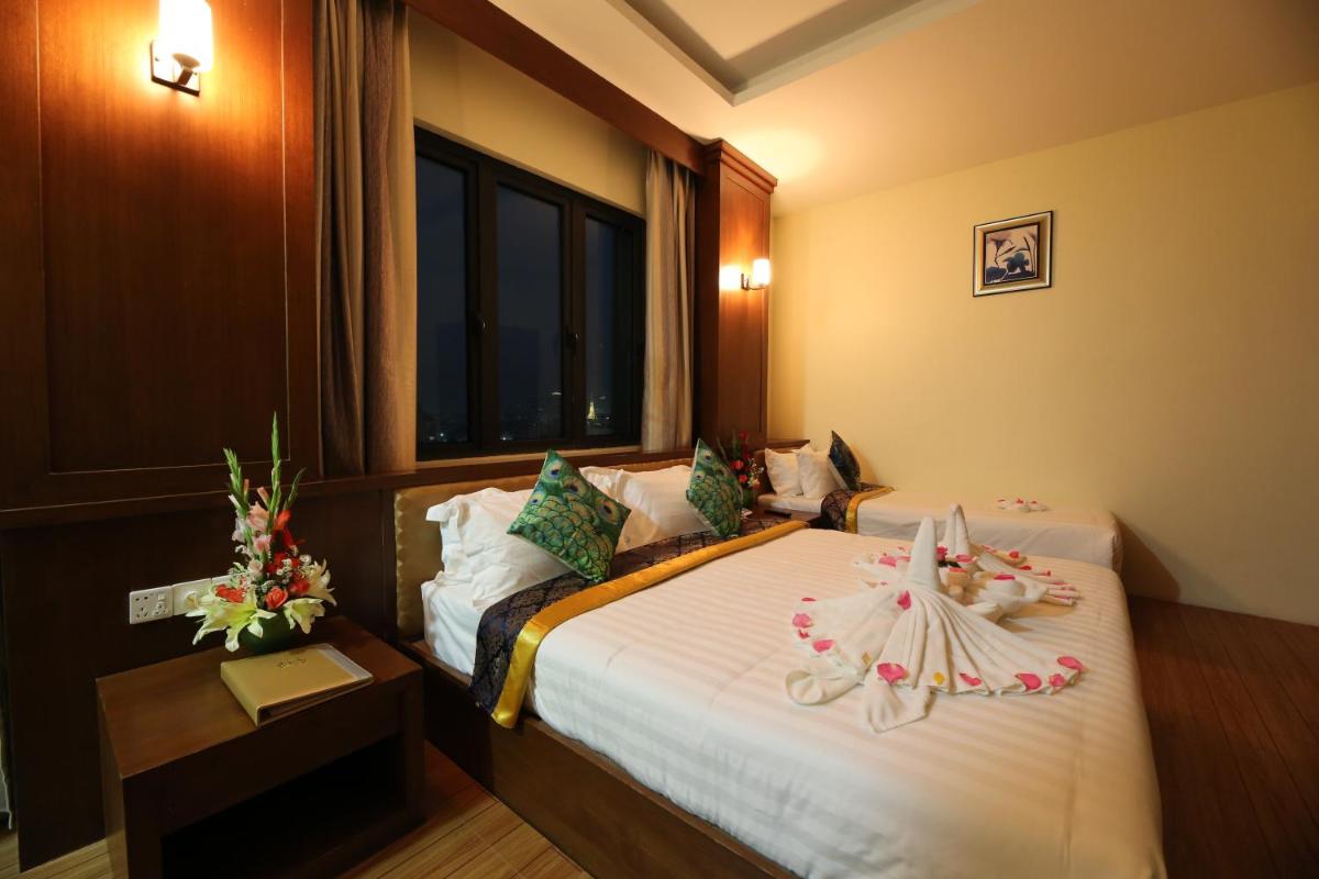 Suitetrails - Royal Peacock Hotel