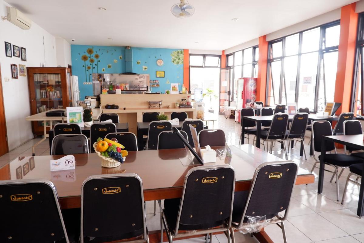 Hotel Netral Jombang - Housity