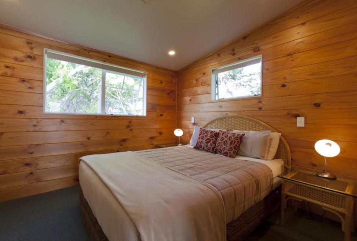 Pauanui Pines Motor Lodge - Housity