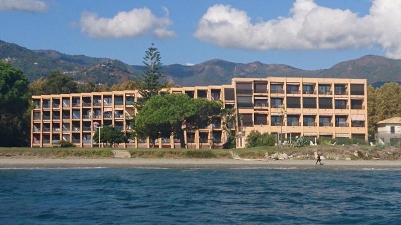 Suitetrails - Residence Santa Lucia, studio avec piscine , vue mer et pied dans l'eau , Moriani-Plage