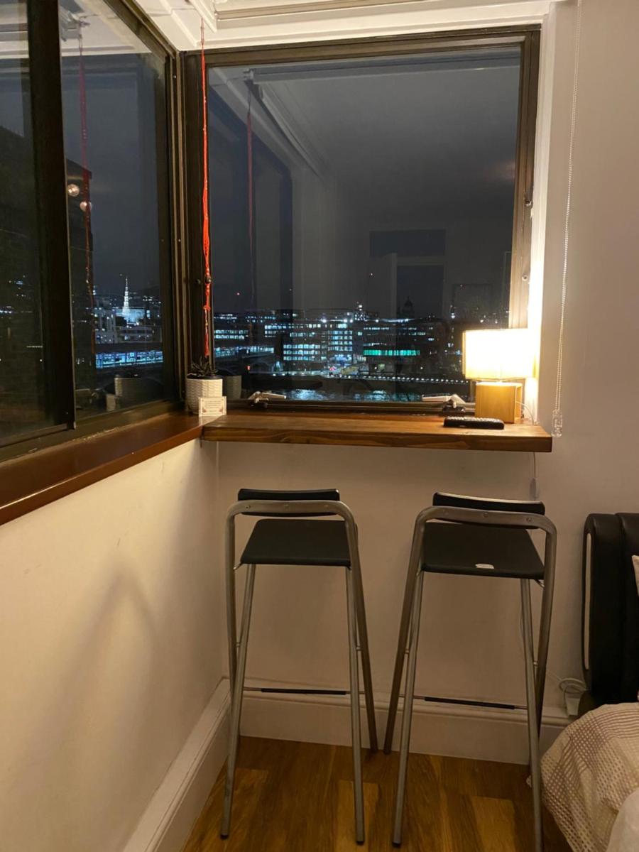 Room in Central London Overview Thames - Housity