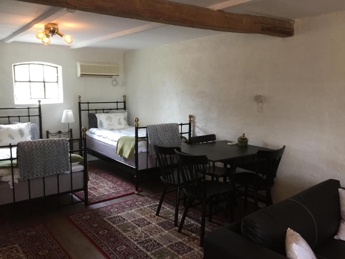 Björkåsa Gård Bed & Box - Housity