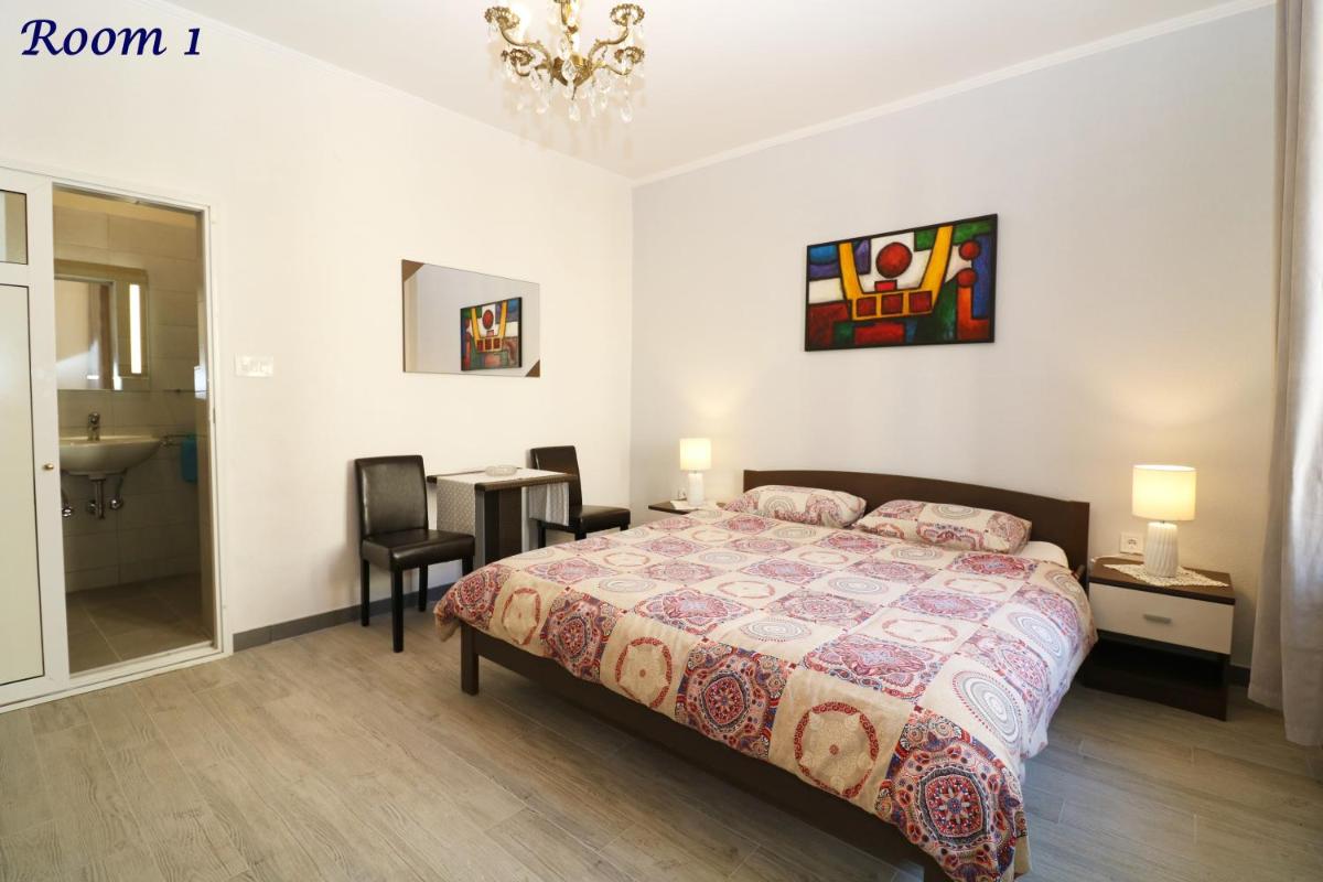 Suitetrails - Old Town Rooms and Apartment