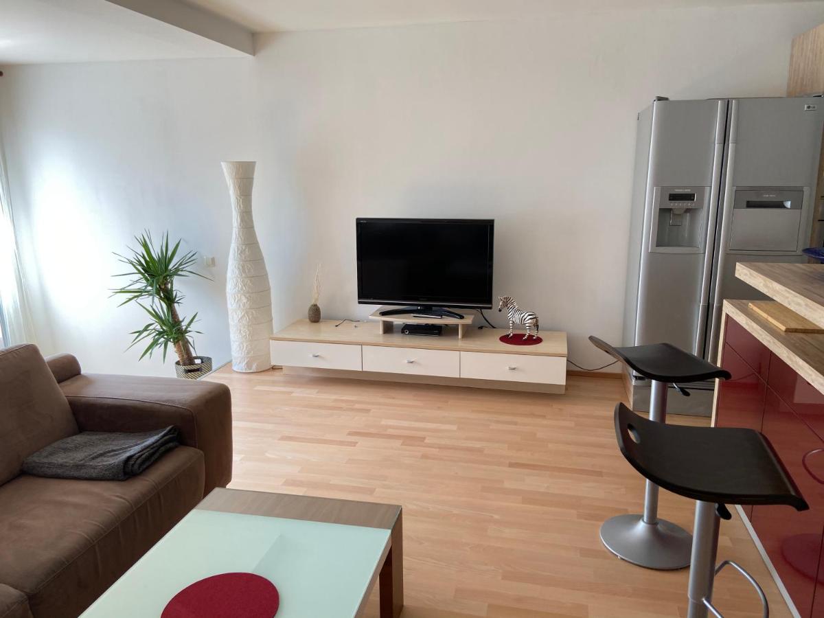 Suitetrails - Bright apartment with a free parking garage @ Wienerberg