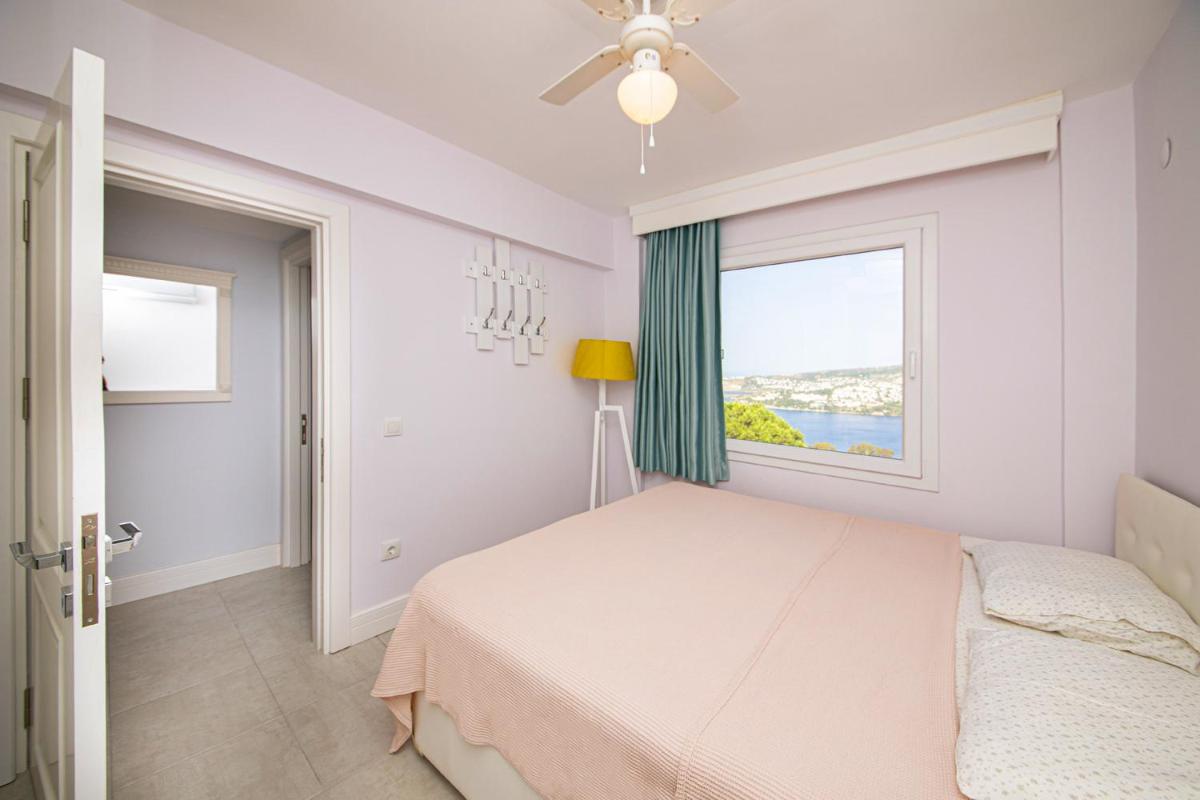 Suitetrails - 3 BR Duplex Villa with a Pool and Stunning Terrace View