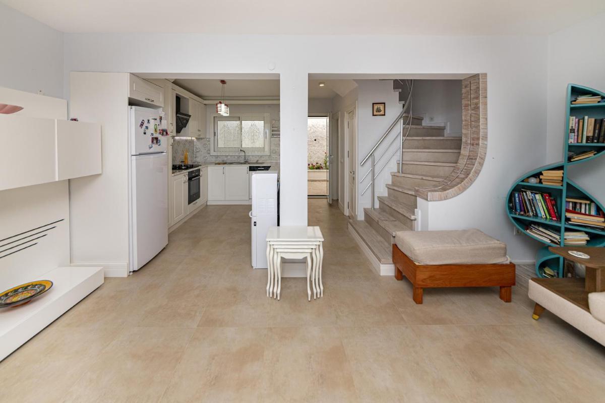 Suitetrails - 3 BR Duplex Villa with a Pool and Stunning Terrace View