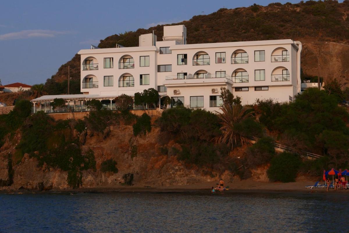 E.J. Pyrgos Bay Hotel - Housity