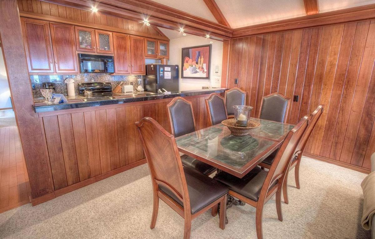 Brockway Beachside Bungalo by Lake Tahoe Accommodations - Housity