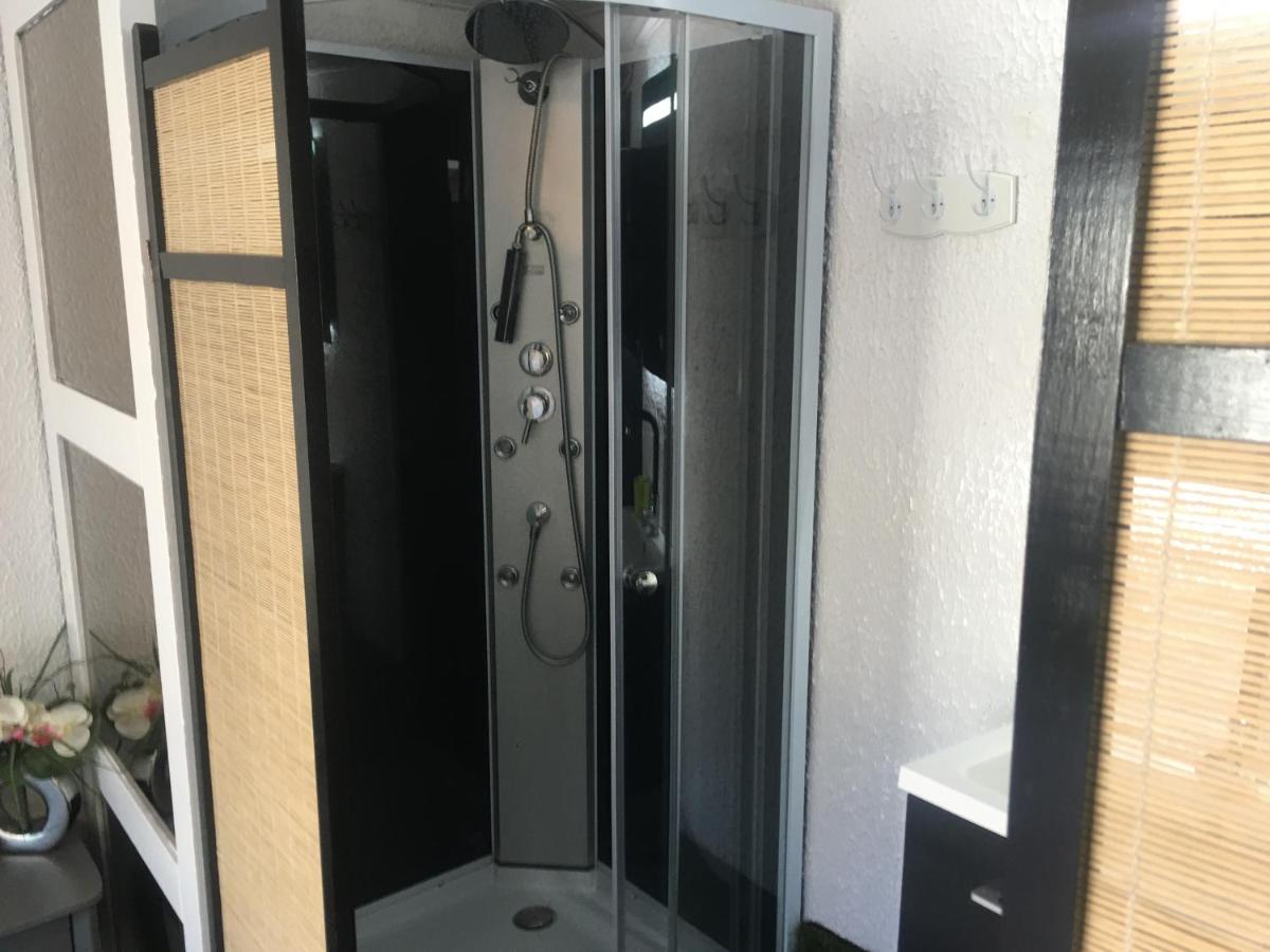 Suitetrails - Studio belle vue, jacuzzi, piscine, terrasse avec vue, climatisé