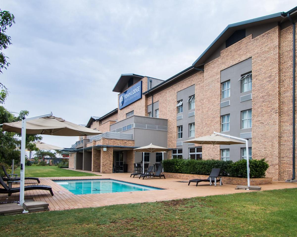 Town Lodge Gaborone - Housity