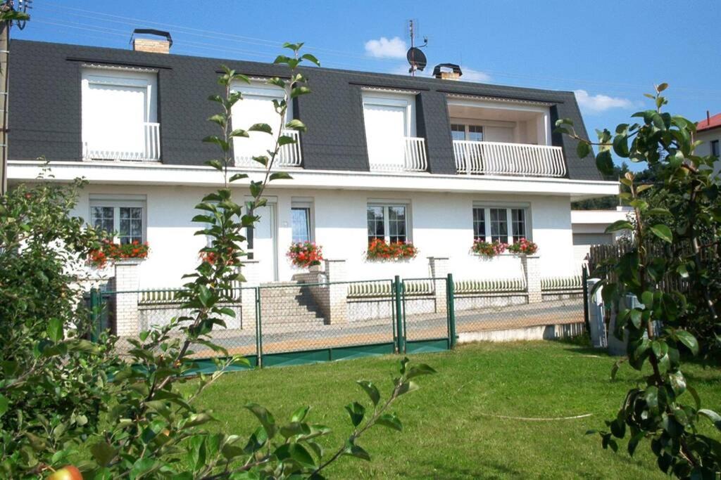 Suitetrails - Apartment near Lake in Pilsen
