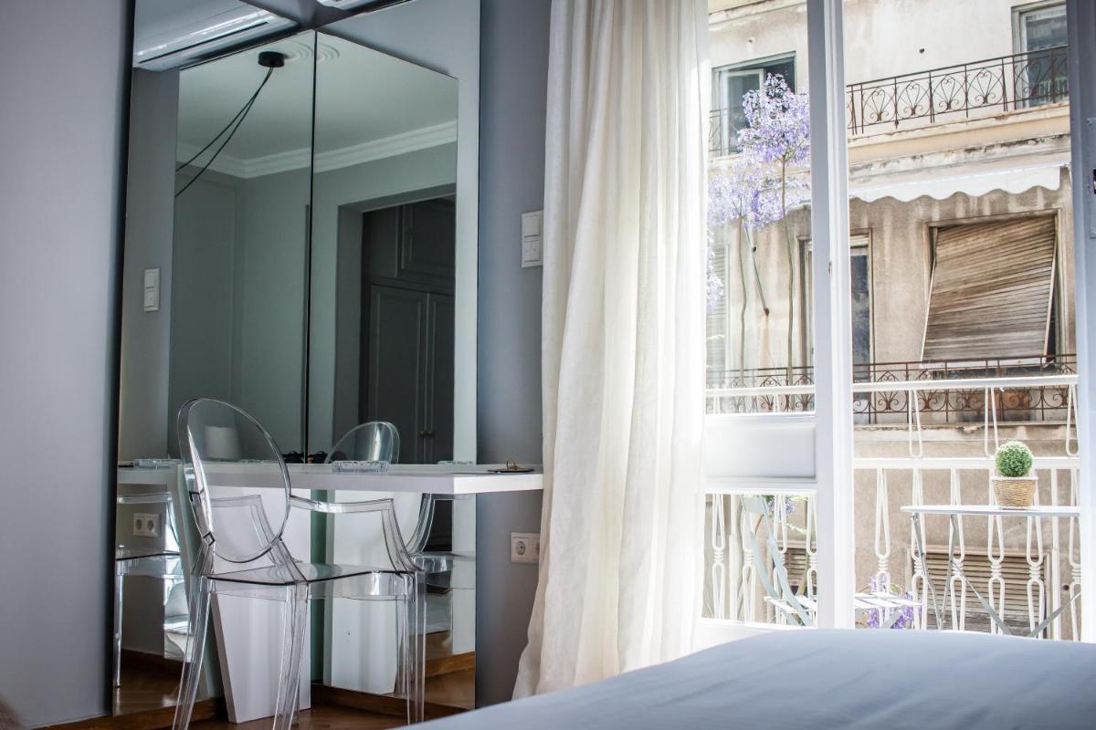 Suitetrails - API Projects Athens - Parliament Apartment
