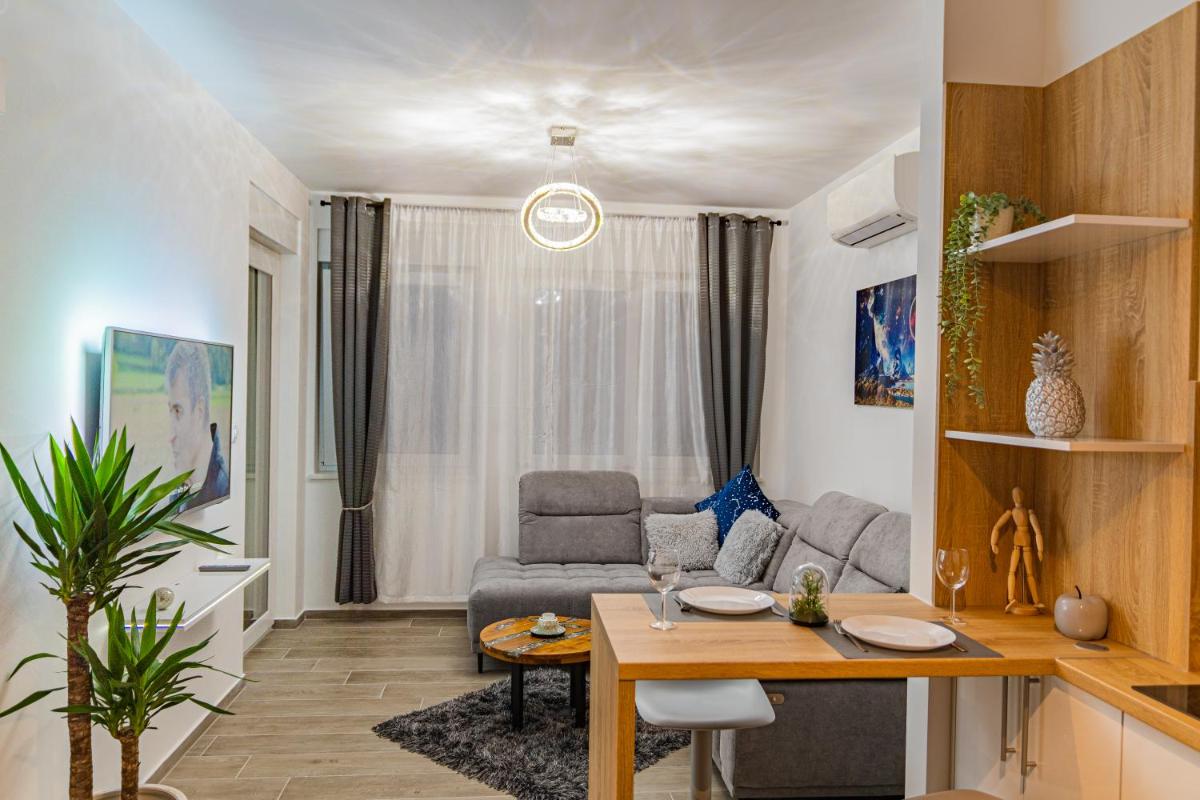 Suitetrails - Jacuzzi - Flexible SelfCheckIns 20 - Zagreb - Luxury - Garage - Smart - Brand New - Apartments Repinc