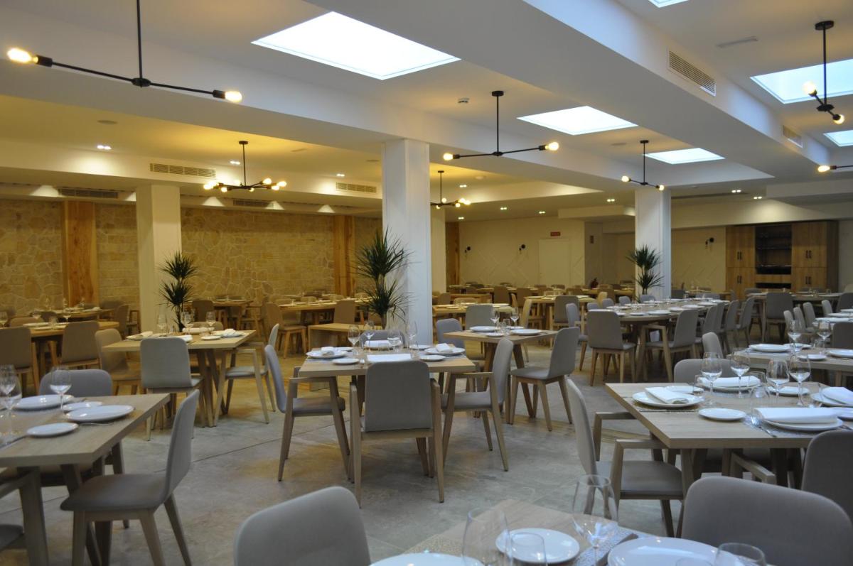 Hostal Restaurante Villa de Brihuega - Housity