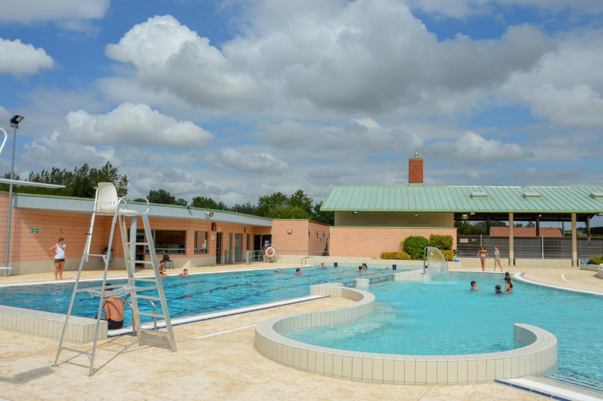 Spacious Quentoinise Town House - Housity