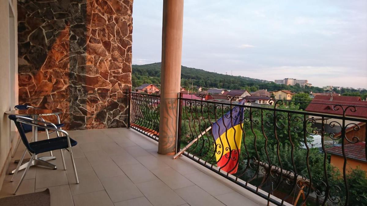 Casa cu flori - Housity